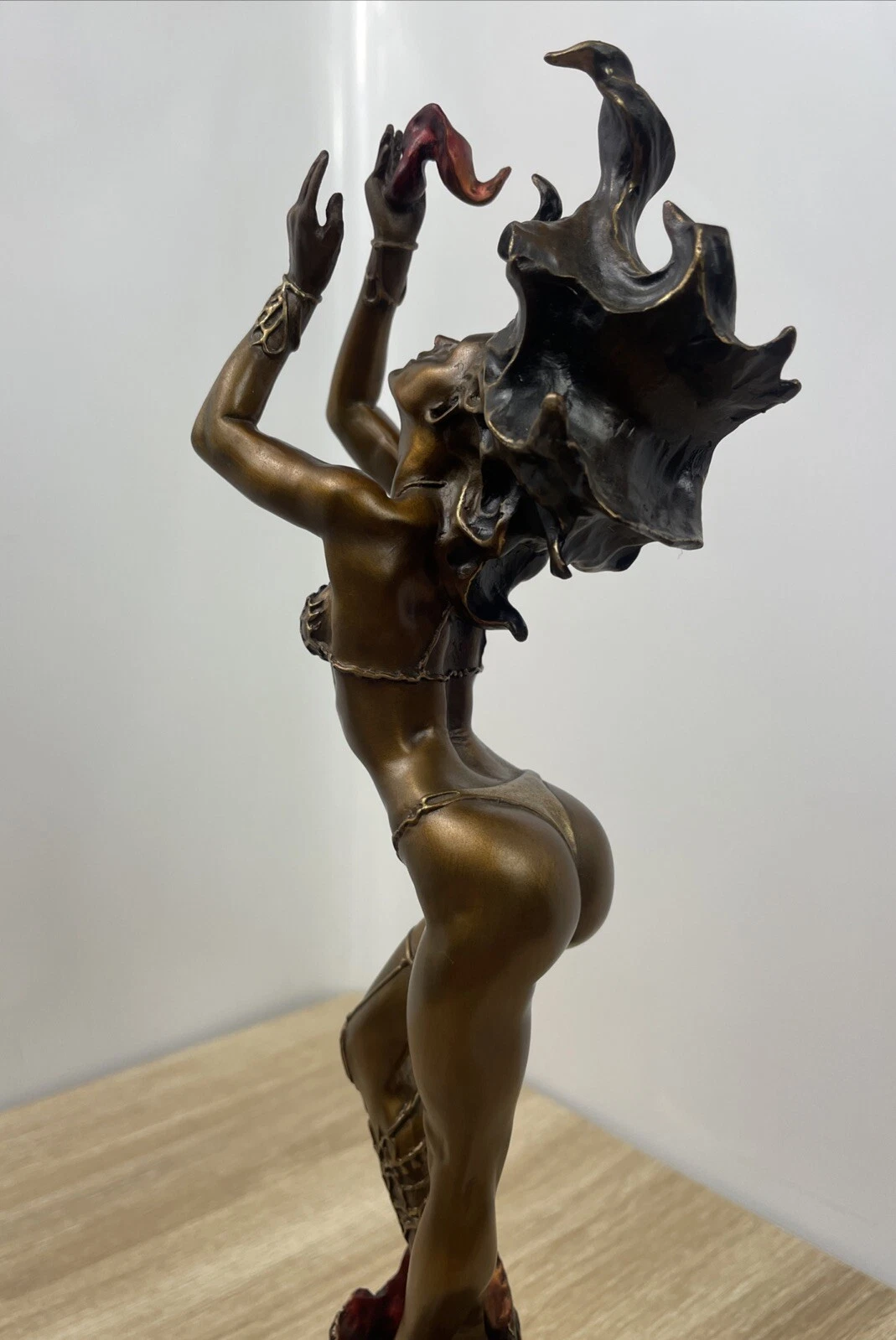 Бронзова фигура по рисунка на Борис Вайехо Mistress of Fire  от 1996г.