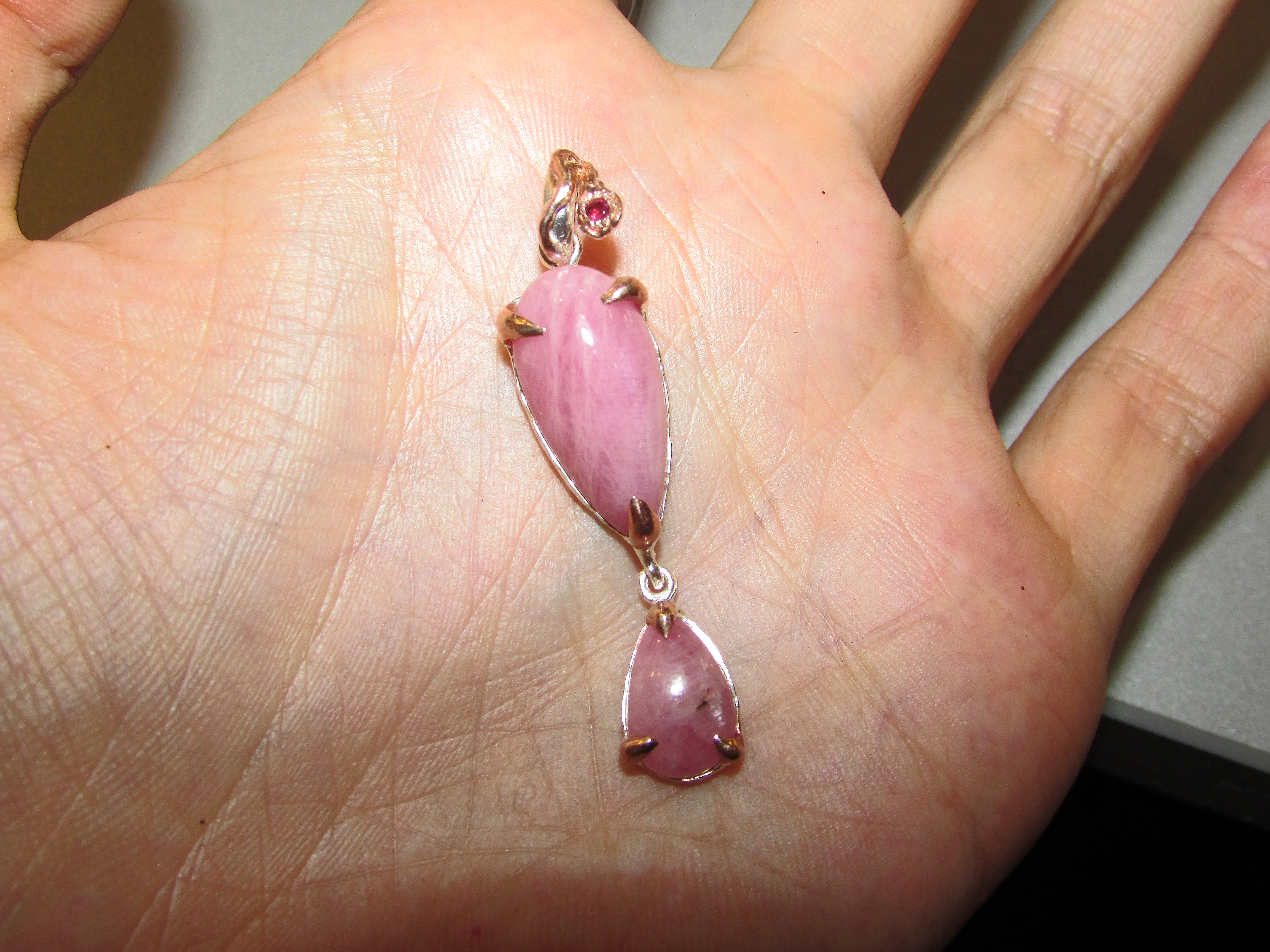 925 Silver necklace with 15 carat pink ruby