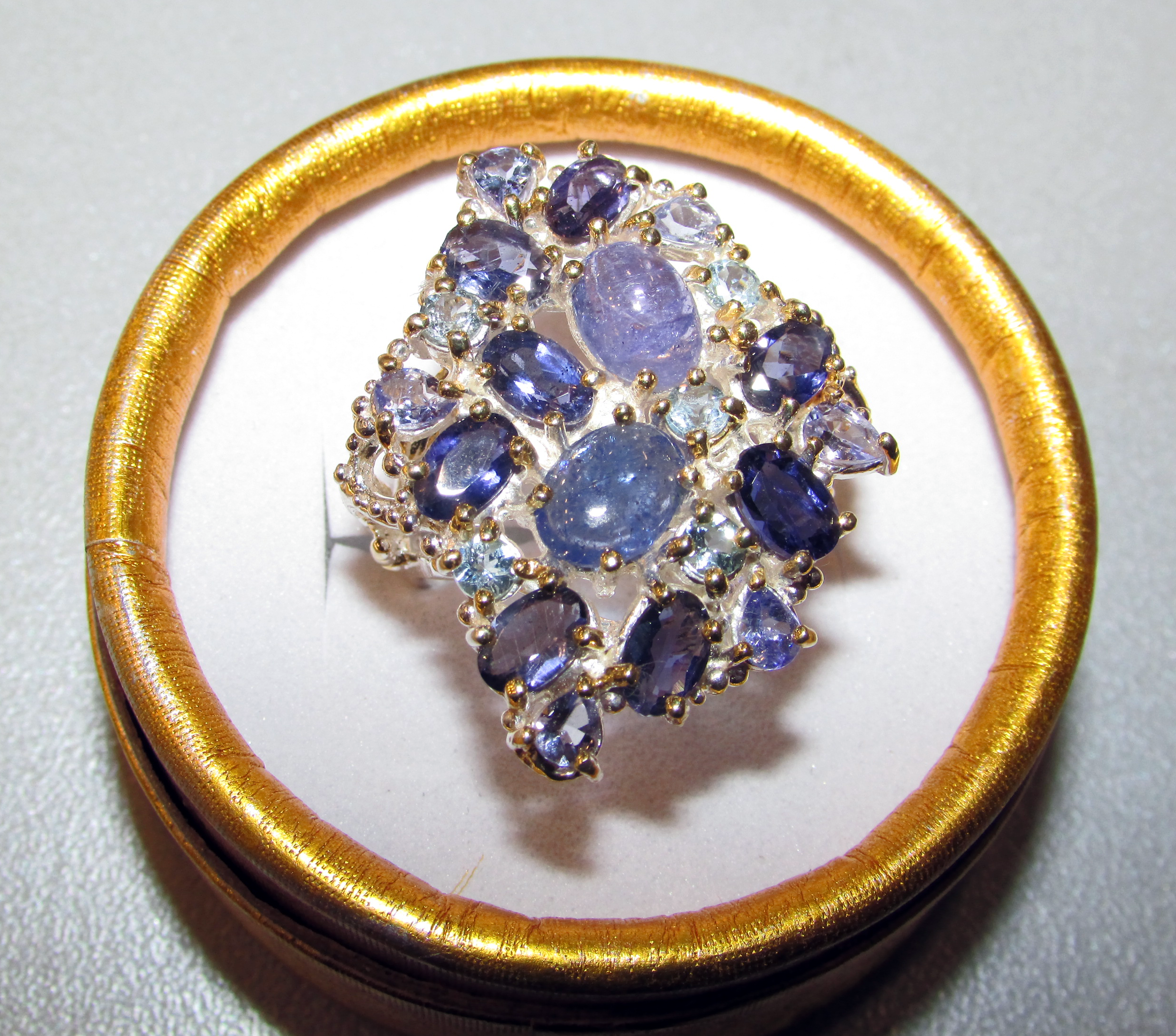 925 sterling silver ring with tanzanites