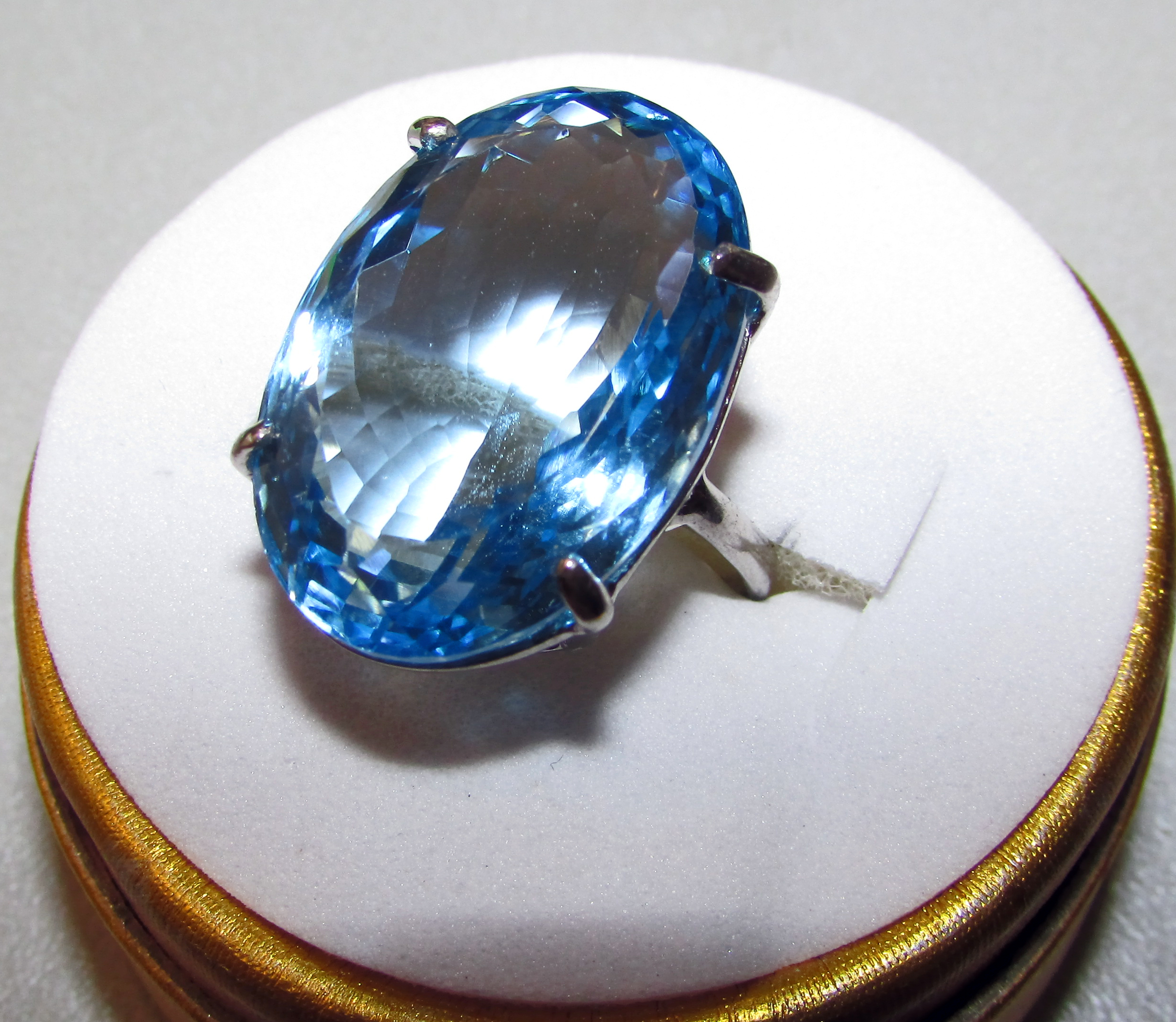 925 Сребърен пръстен с Swiss Blue Topaz 38 карата