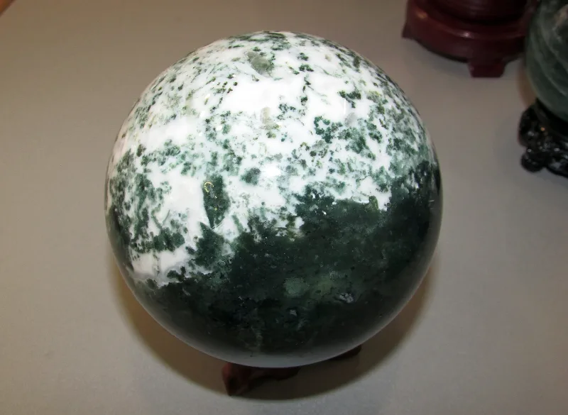 Сфера мъхов ахат 1581 гр.