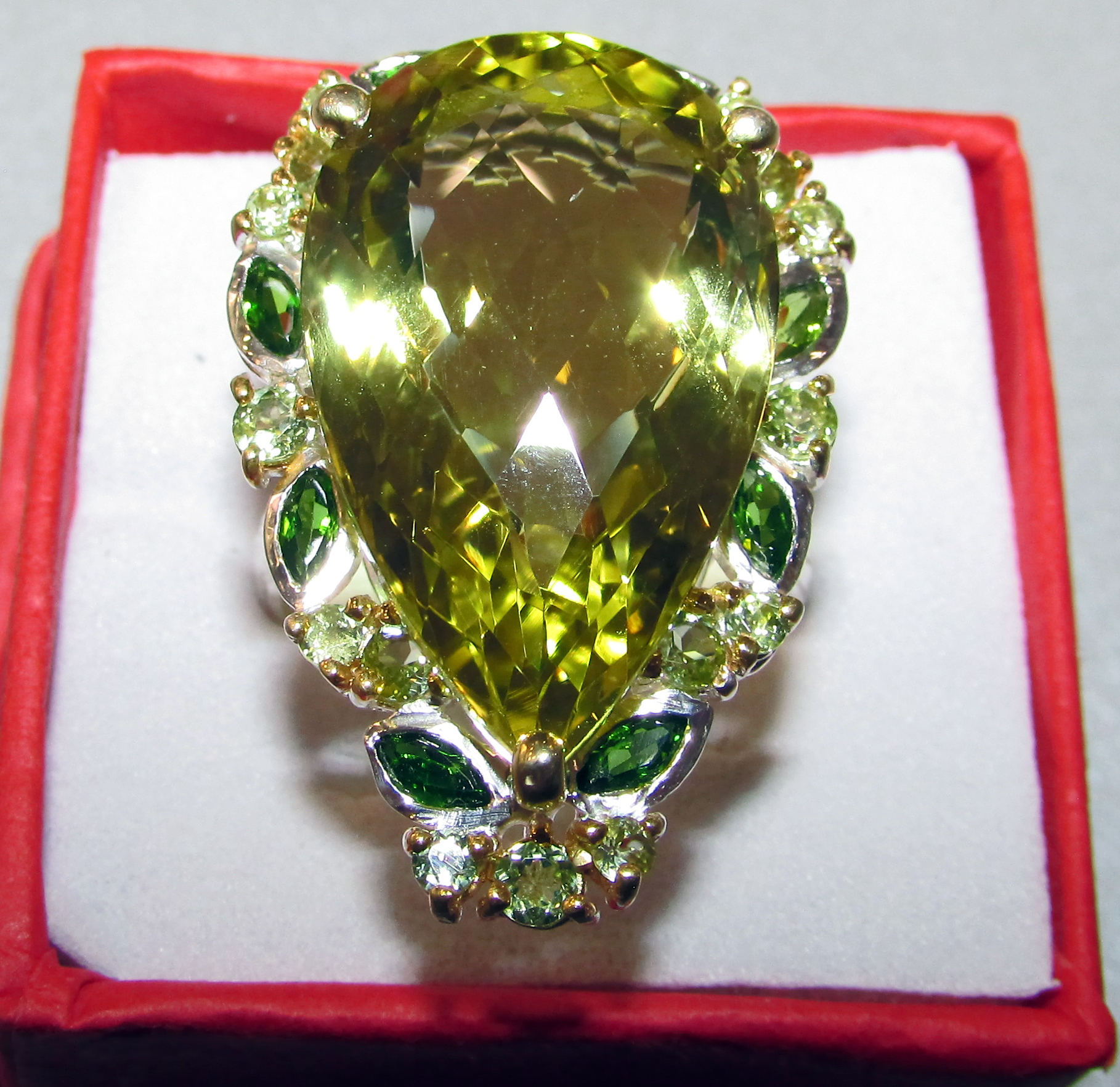925 Silver ring with 37 carat lemon quartz