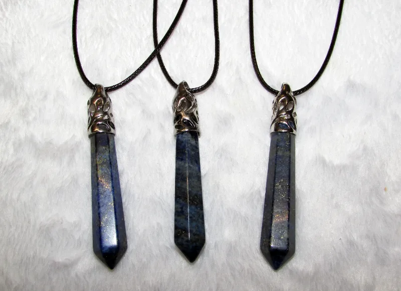 Висулка от лапис лазули
