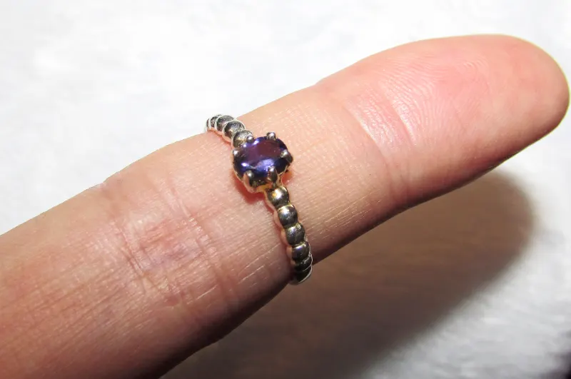 925 sterling silver ring with a small iolite