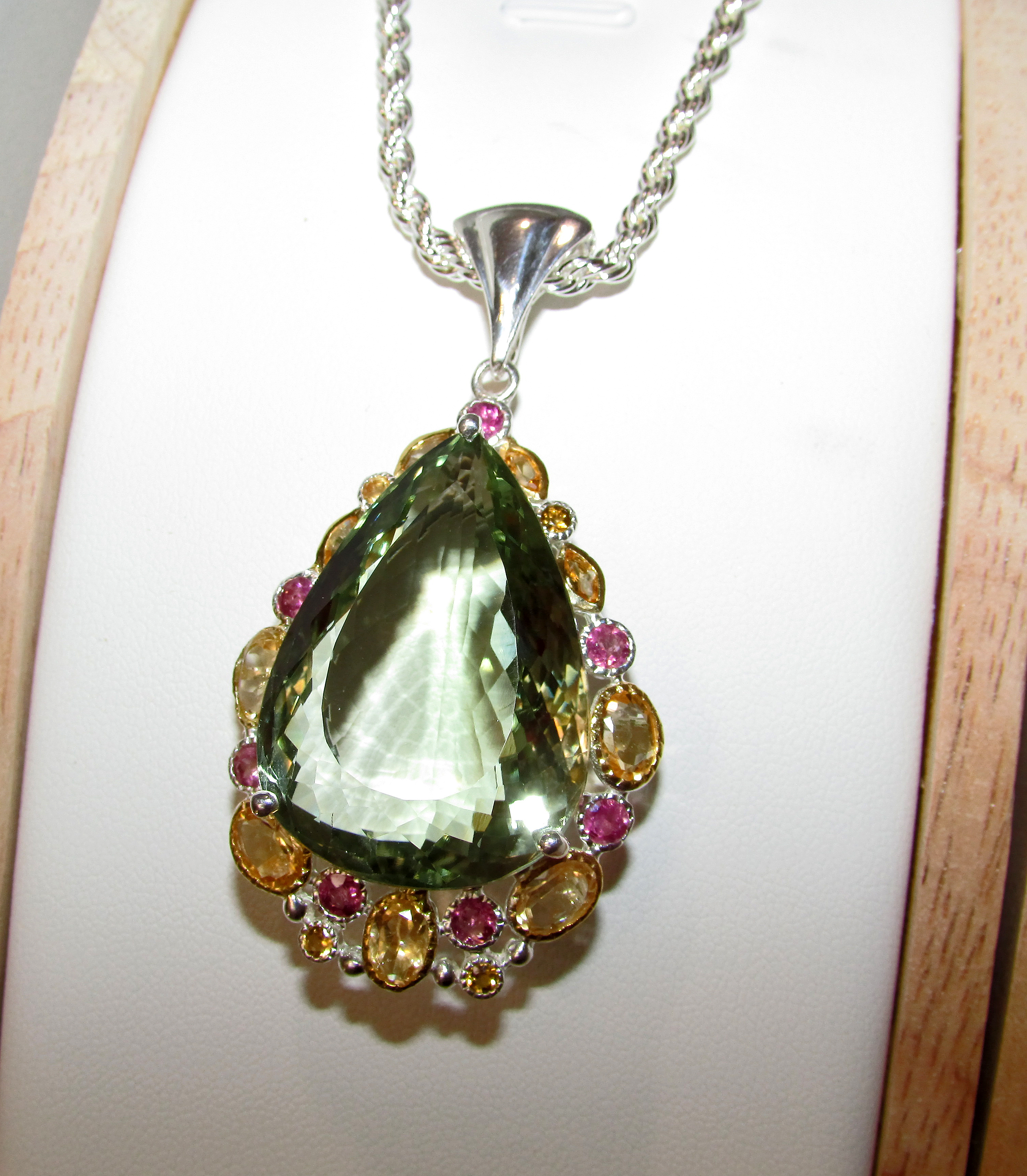 925 Silver necklace with 45 carat green amethyst prasiolite