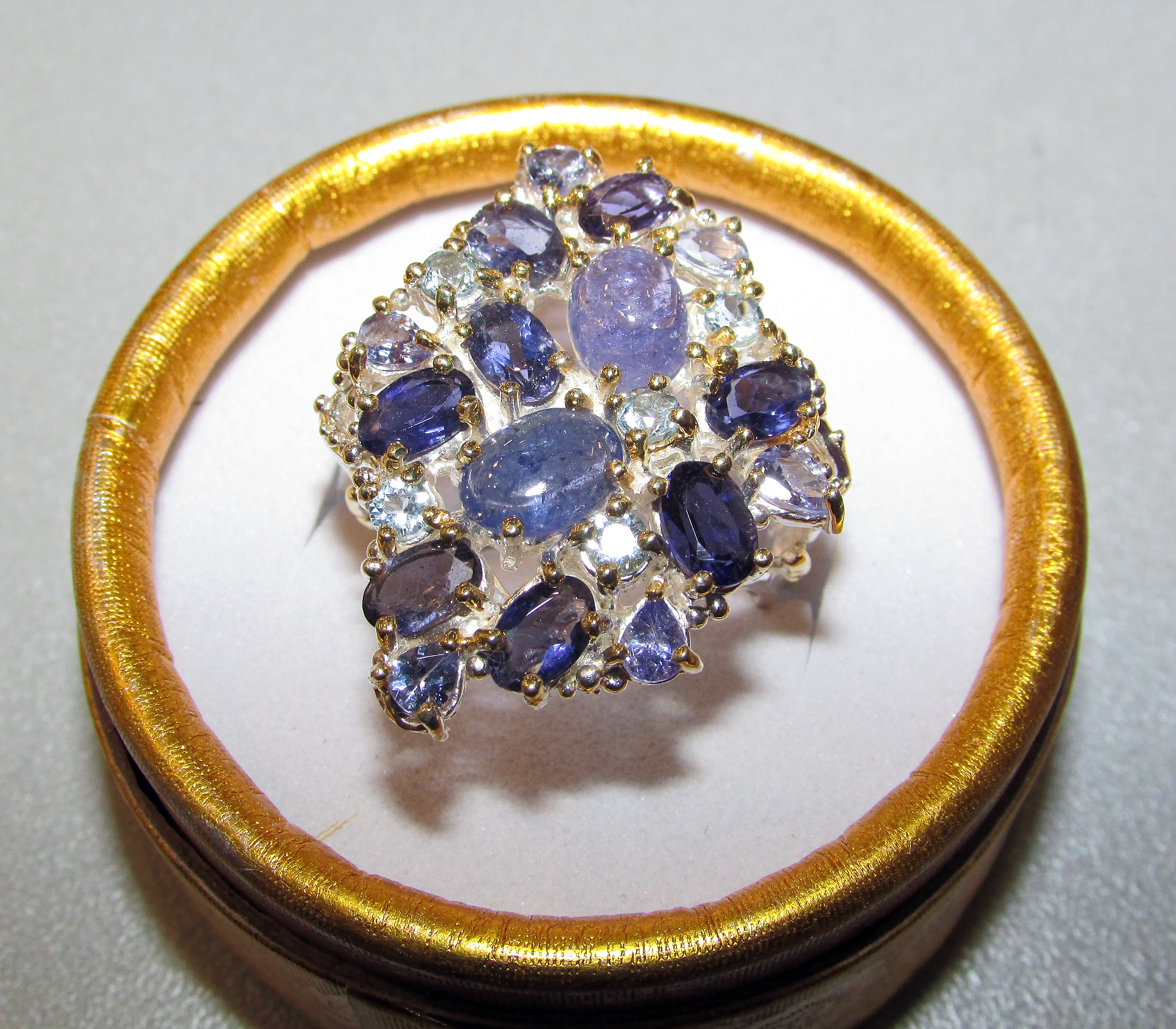 925 sterling silver ring with tanzanites