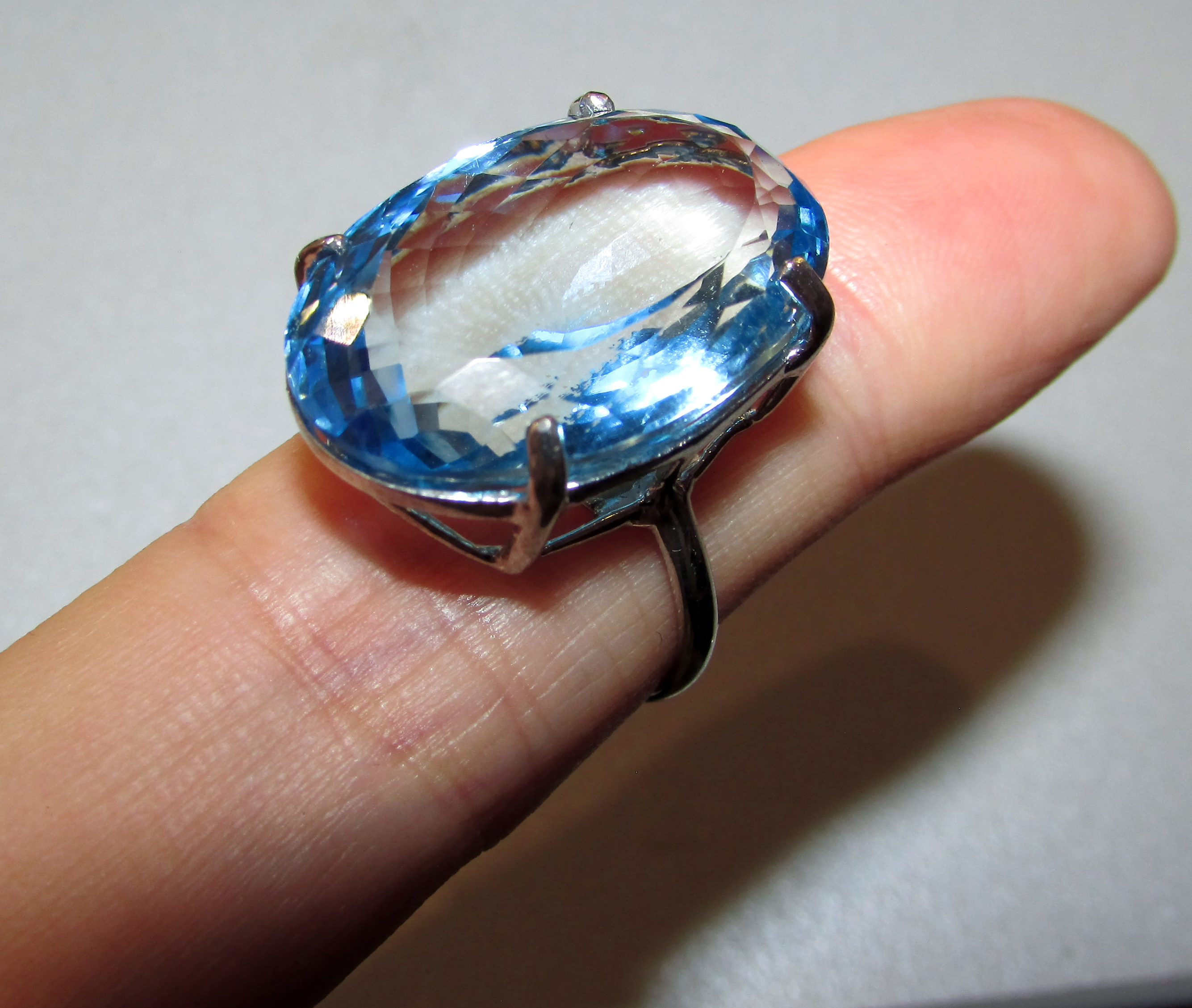 925 Сребърен пръстен с Swiss Blue Topaz 38 карата