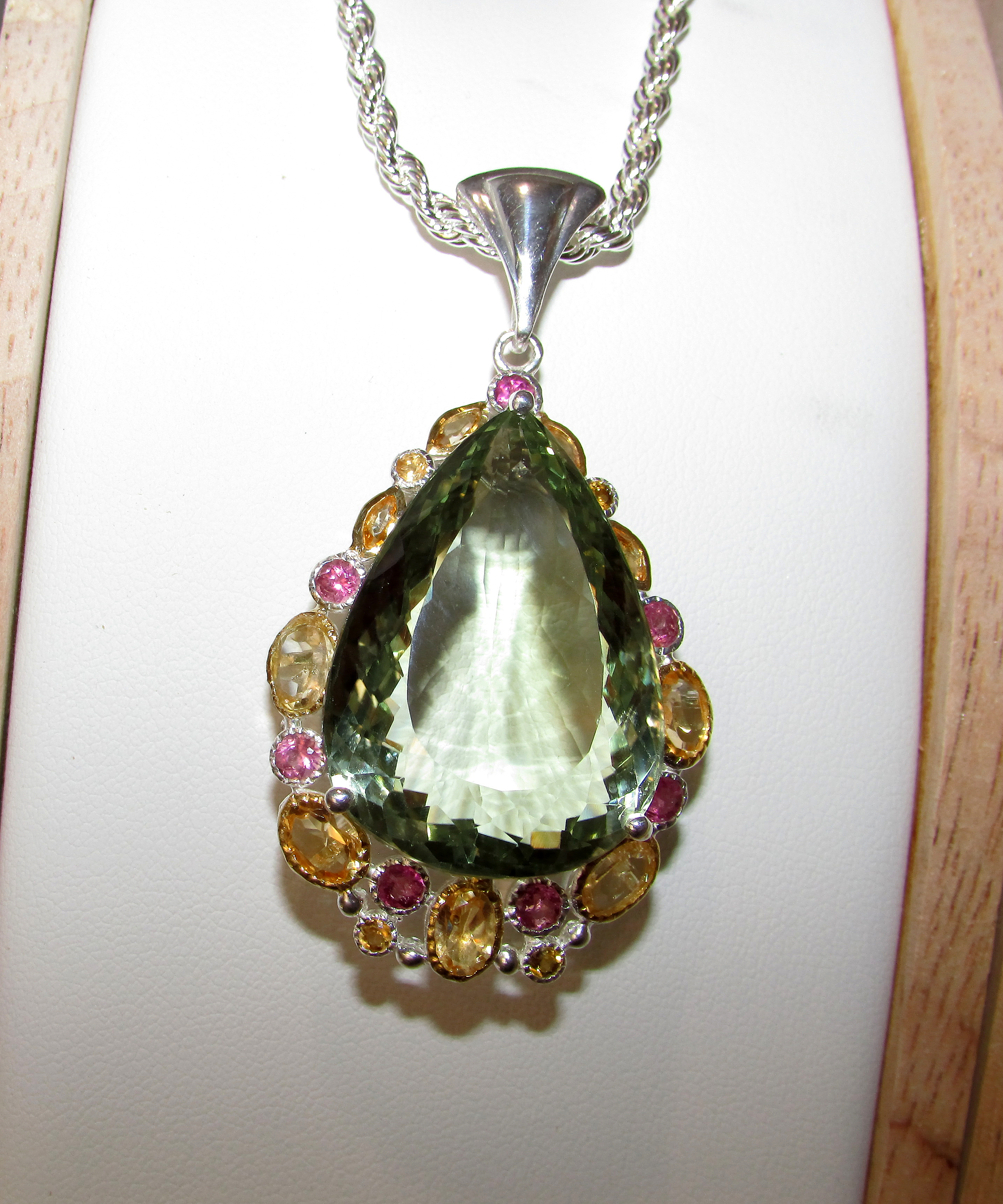 925 Silver necklace with 45 carat green amethyst prasiolite