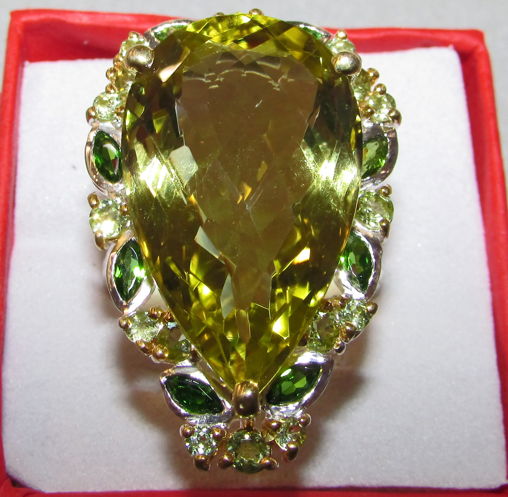 925 Silver ring with 37 carat lemon quartz